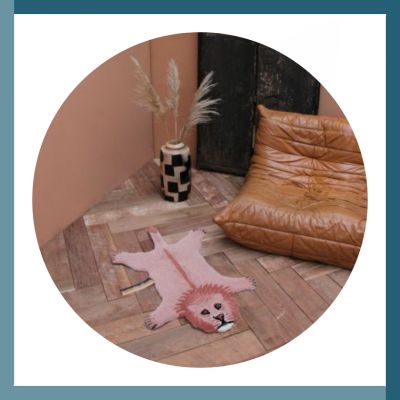 Tappeto leone rosa misura small DOING GOODS
